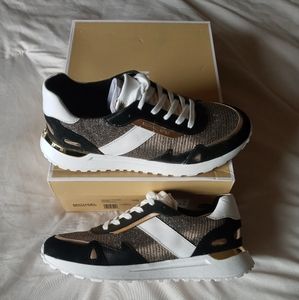 mk monroe trainer
